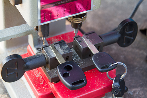 Duplicating a remote head key with a laser key cutter Duplicating a remote head key with a laser key cutter