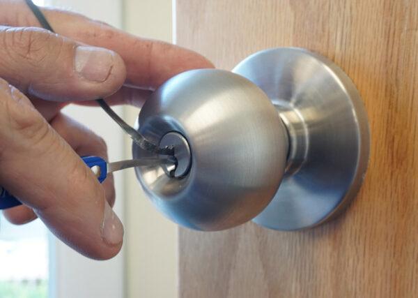 lock pick tools used to unlock commercial doorknob lock pick tools used to unlock commercial doorknob